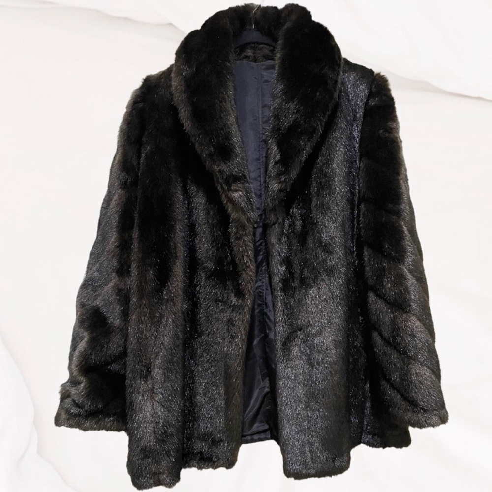 Cozy & warm faux fur jacket size Large